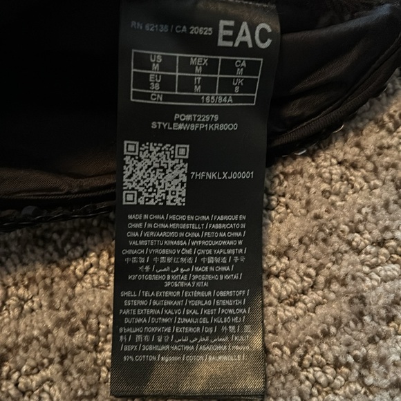 Size M, stunning black sequin cropped top. - Picture 5 of 5